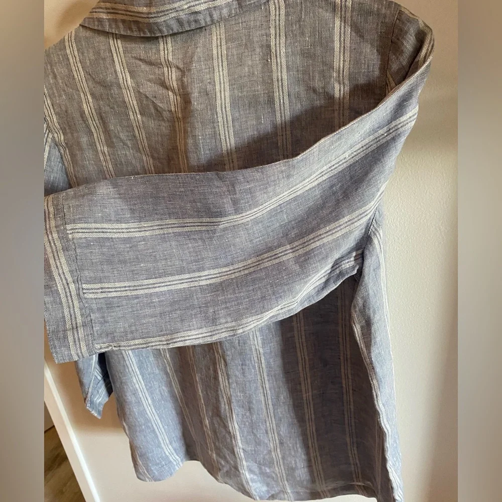 100% Linen Tahari Light Blue & White Striped Tunic Style Blouse Size Medium - Picture 6 of 6